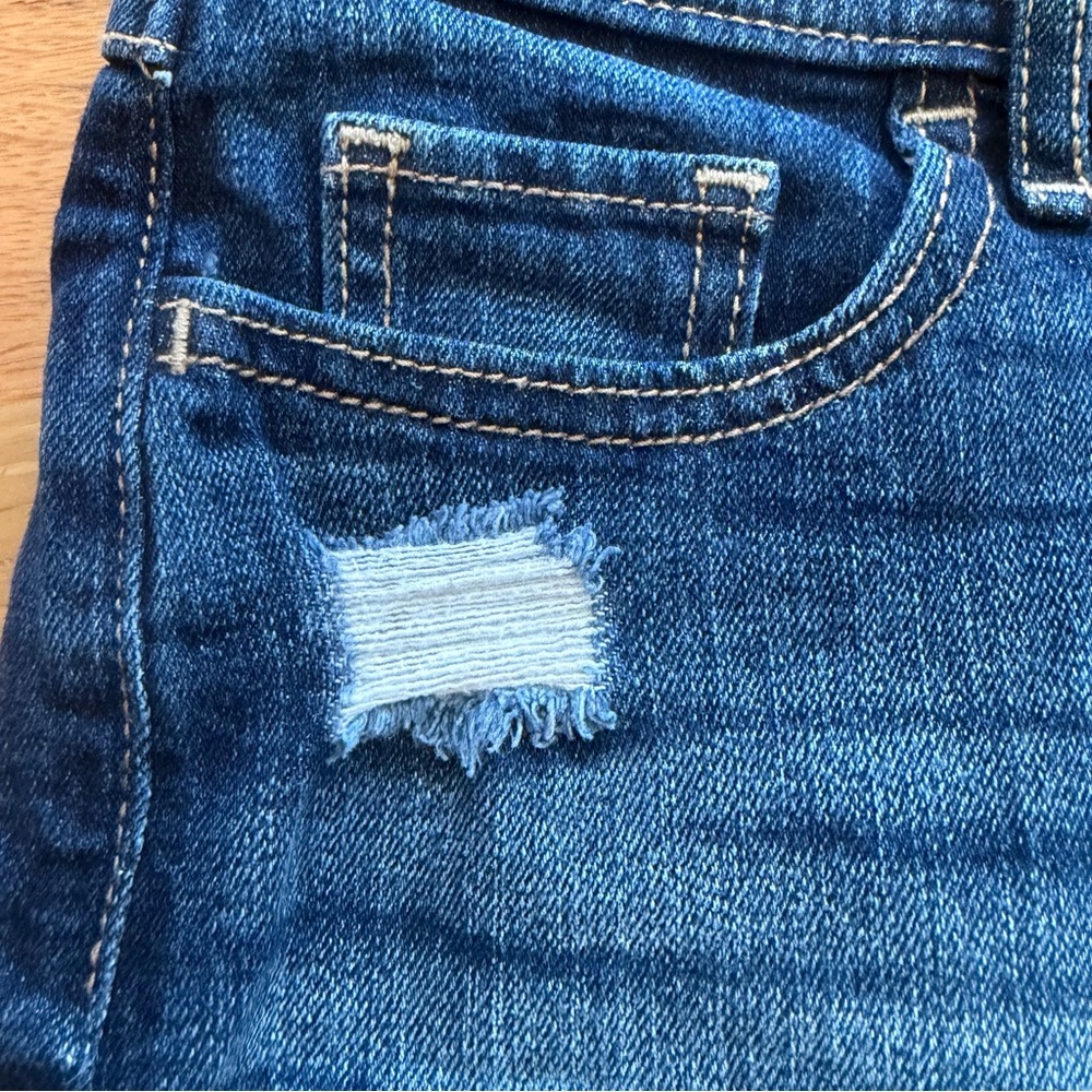Hollister- Dark Wash Distressed Denim Short Shorts (Sz 1/25 Excellent Condition) - Picture 6 of 9